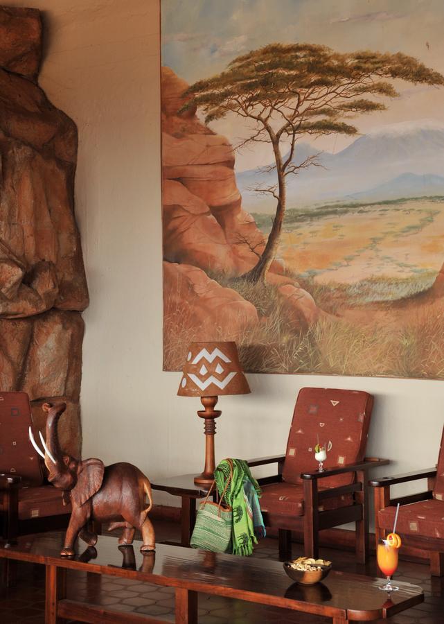 Tsavo Kilaguni Serena Safari Lodge מראה חיצוני תמונה