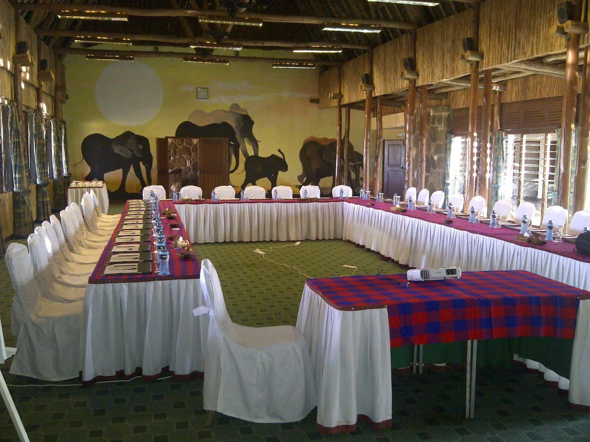 Tsavo Kilaguni Serena Safari Lodge מראה חיצוני תמונה