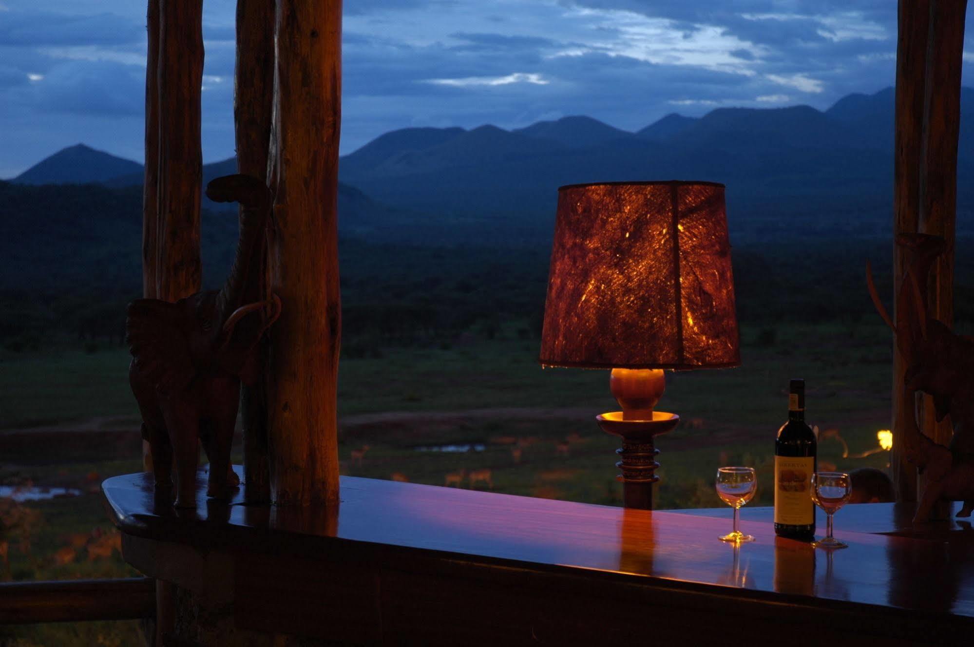 Tsavo Kilaguni Serena Safari Lodge מראה חיצוני תמונה